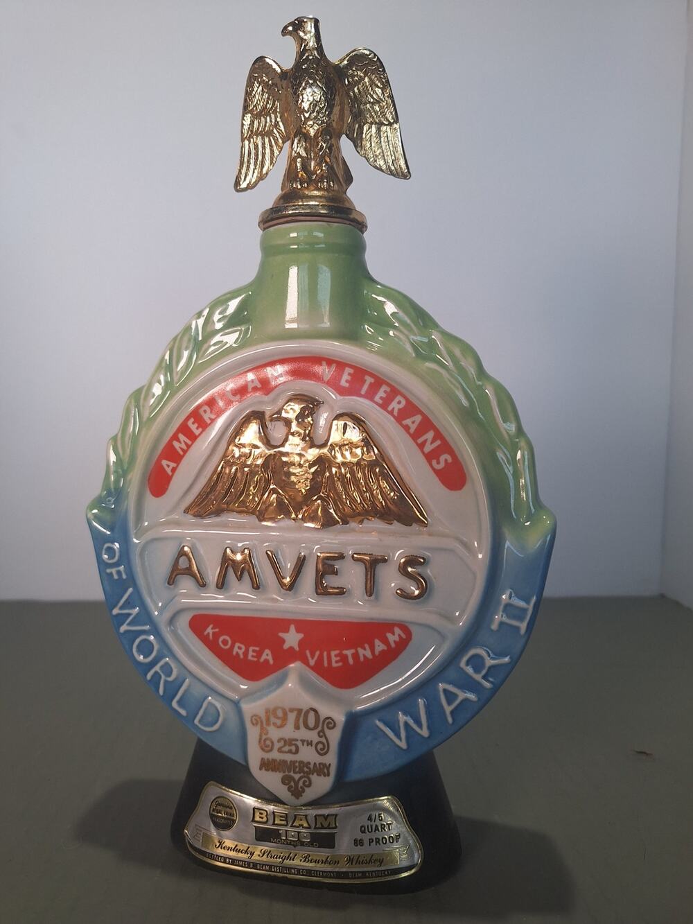 Jim Beam AMVETS 1970 25th Anniversary Decanter Eagle Bottle Bourbon Ceramic